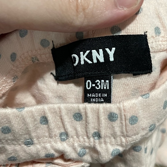 DKNY OUTFIT - Picture 2 of 2
